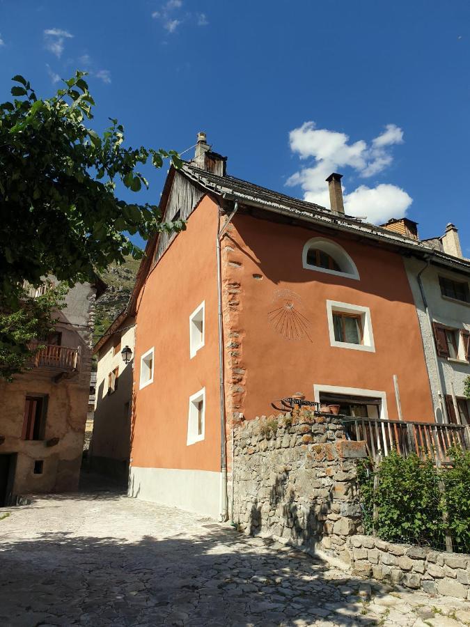 La Maison Basse Bed and Breakfast Saint-Dalmas-le-Selvage Eksteriør billede